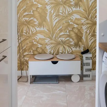 Sunnyside In The Center *