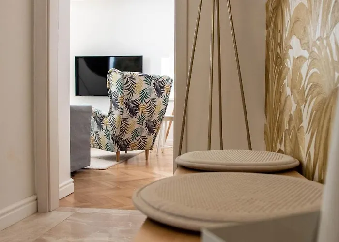 Sunnyside In The Center Διαμέρισμα